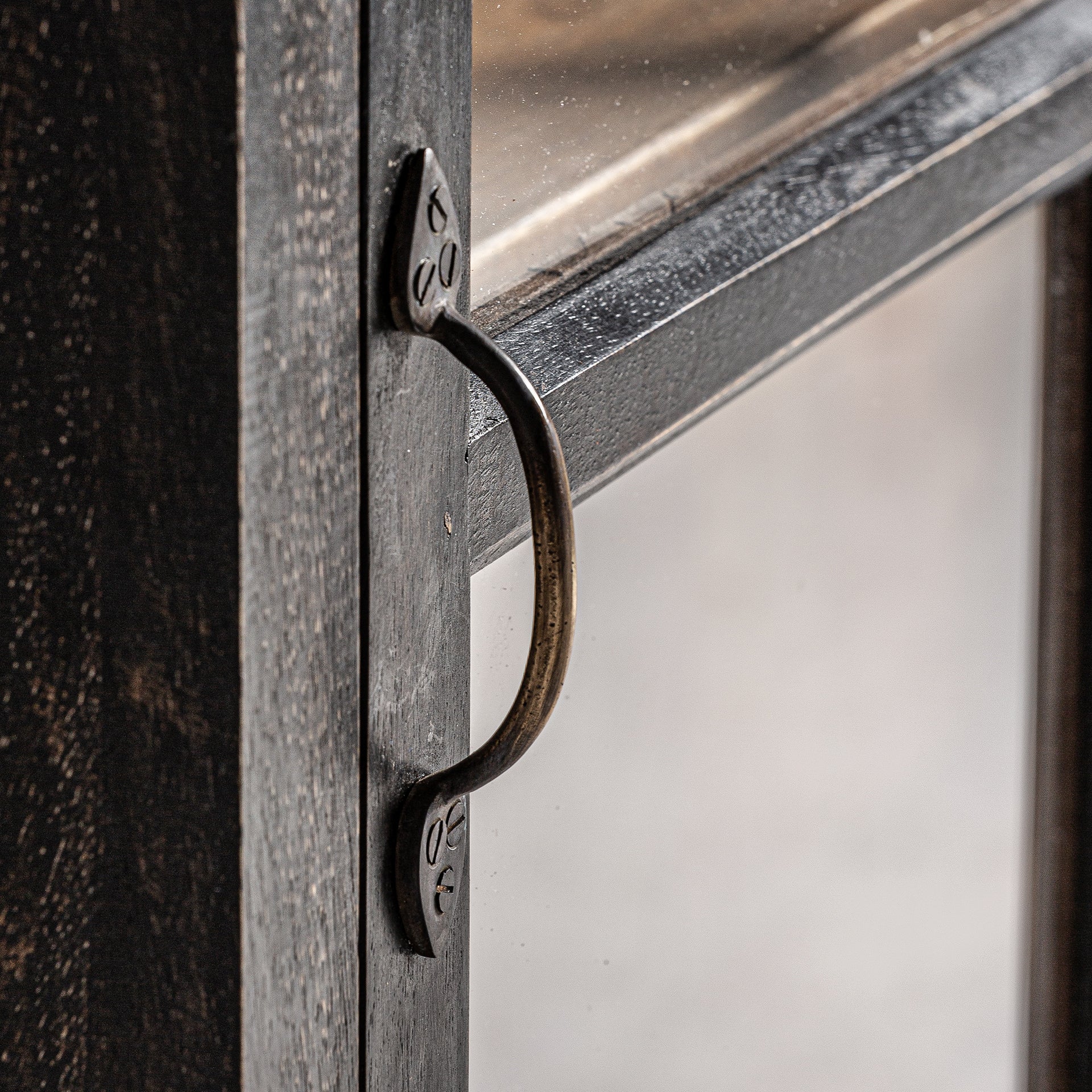 BACKLYN SIDEBOARD